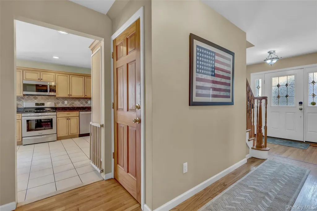 18 Hampton Road Lynbrook NY 11563