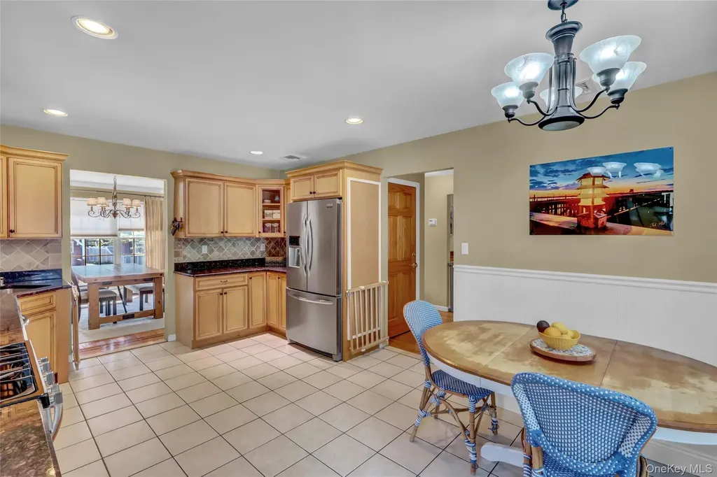18 Hampton Road Lynbrook NY 11563