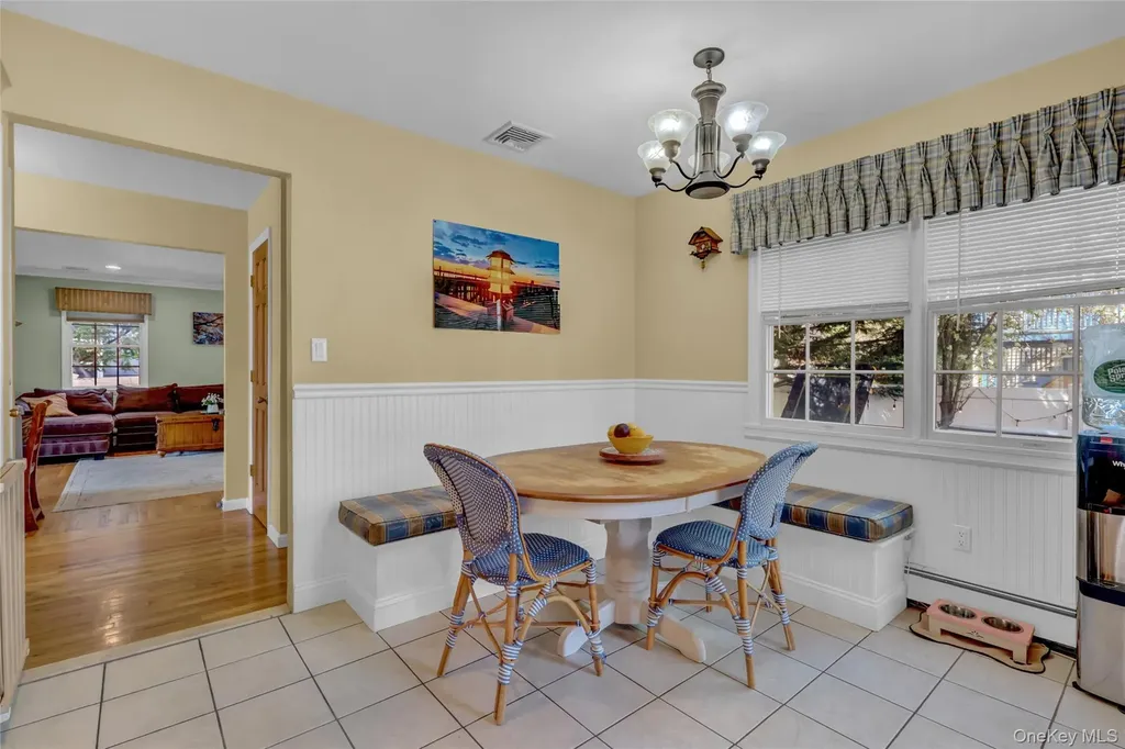 18 Hampton Road Lynbrook NY 11563