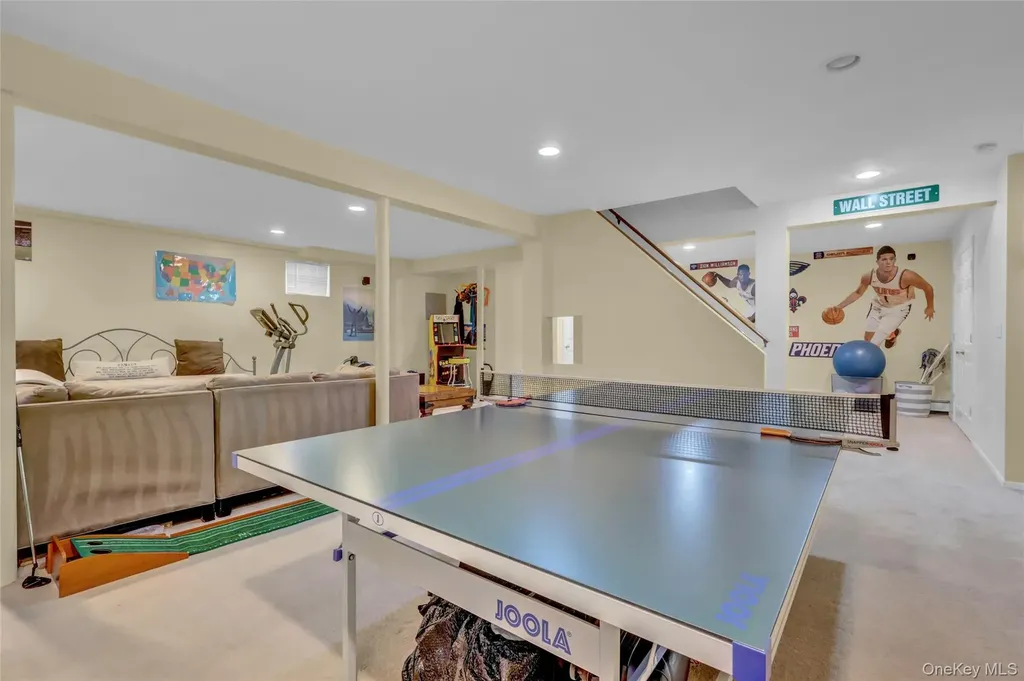 18 Hampton Road Lynbrook NY 11563