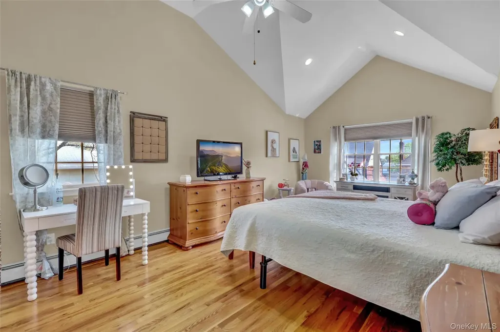 18 Hampton Road Lynbrook NY 11563