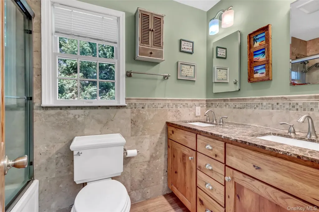 18 Hampton Road Lynbrook NY 11563