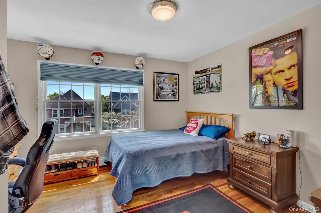 18 Hampton Road Lynbrook NY 11563