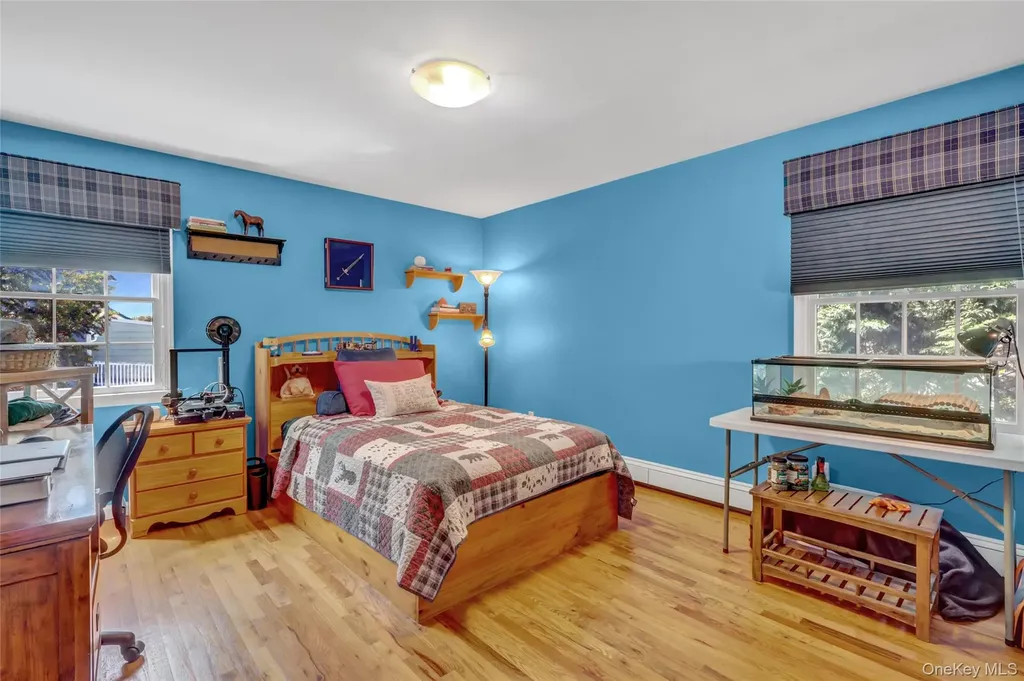 18 Hampton Road Lynbrook NY 11563