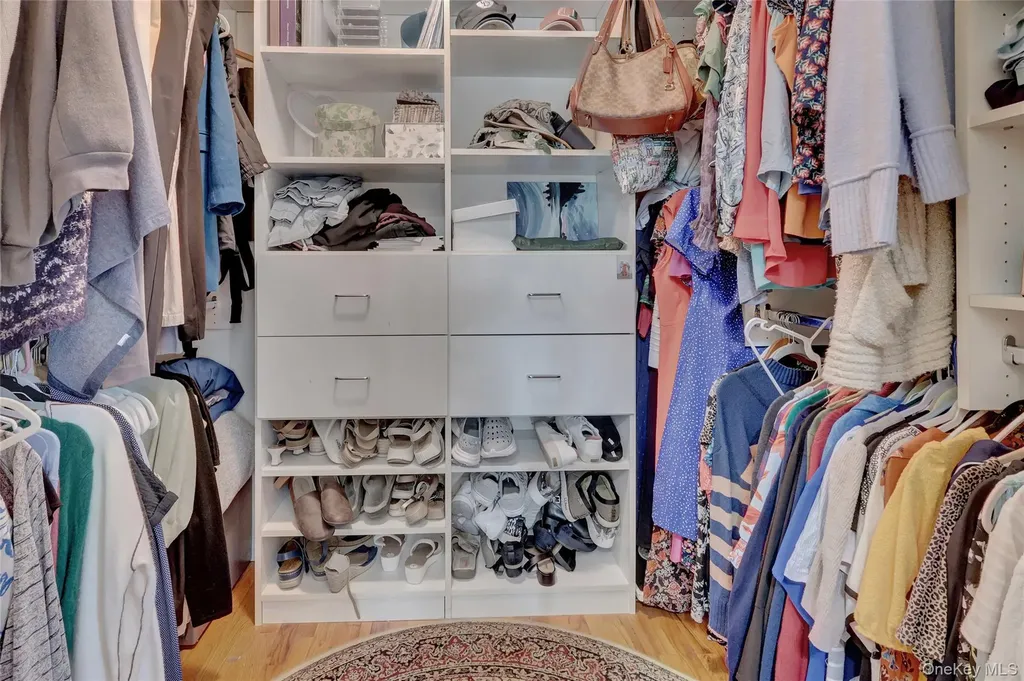 18 Hampton Road Lynbrook NY 11563