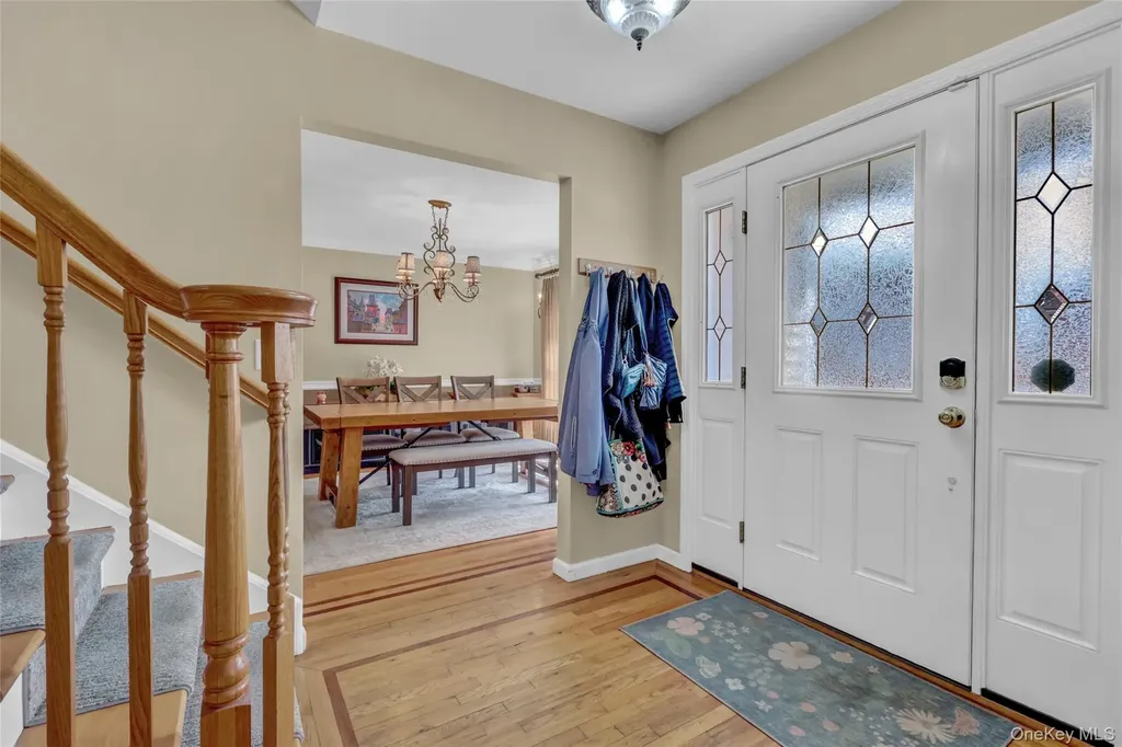 18 Hampton Road Lynbrook NY 11563