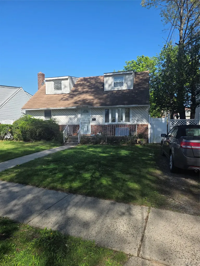201 Benson Avenue Elmont NY 11003