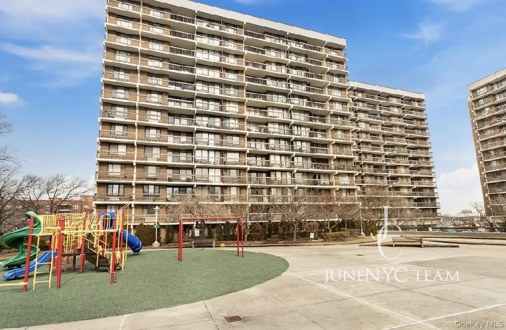 15218 Union Turnpike Flushing NY 11367