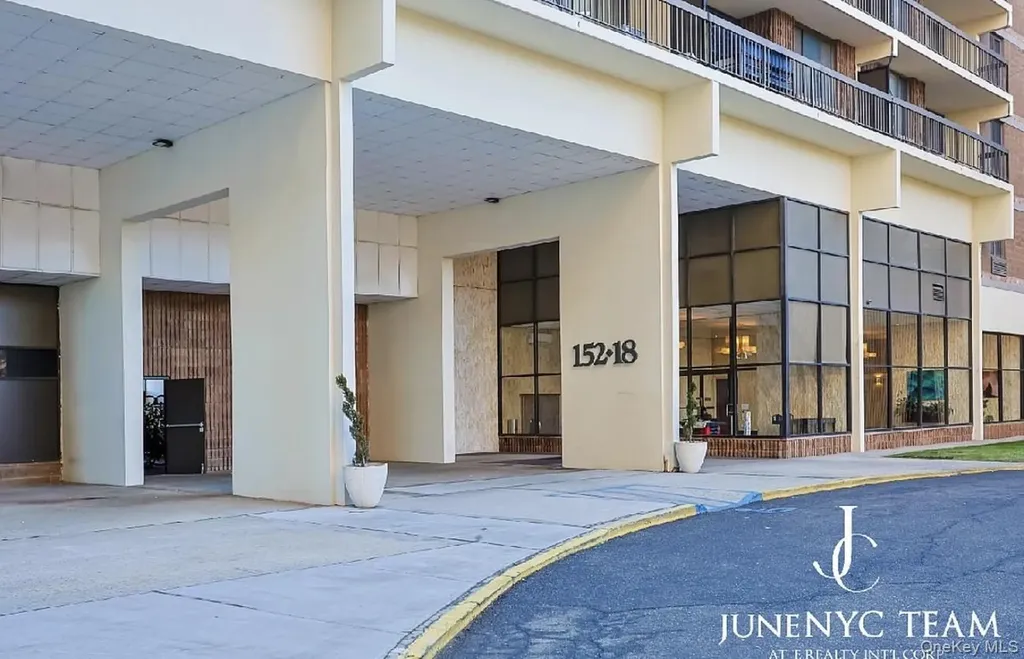 15218 Union Turnpike Flushing NY 11367