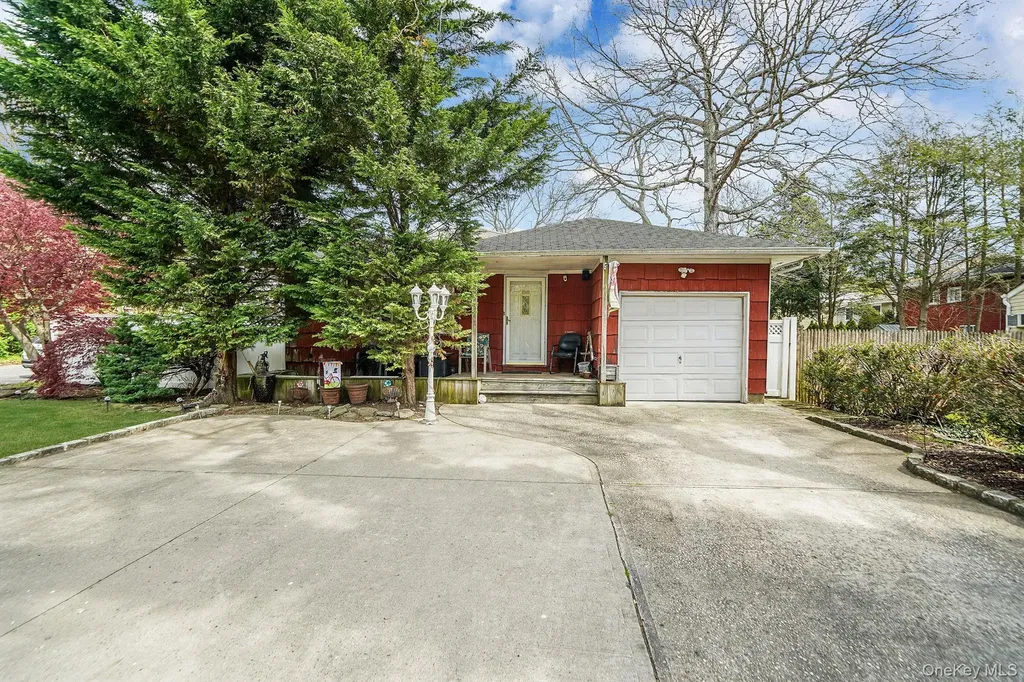 2771 Pond Road Ronkonkoma NY 11779