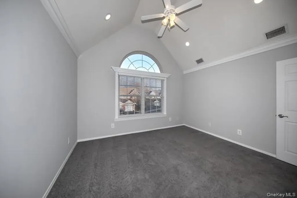 30 Neal Setauket NY 11733