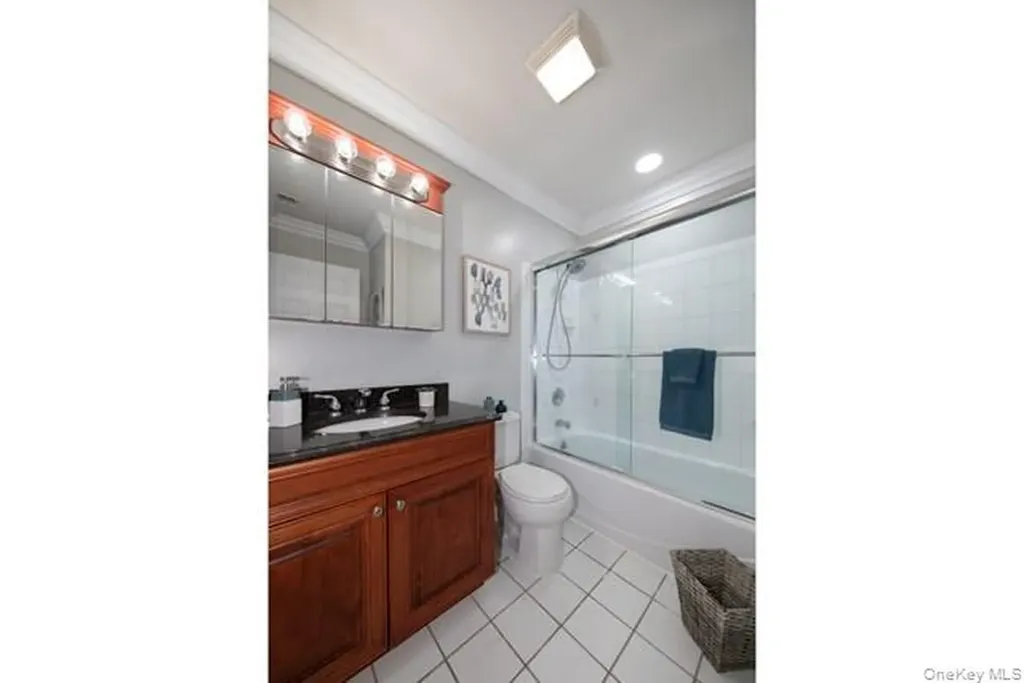 30 Neal Setauket NY 11733