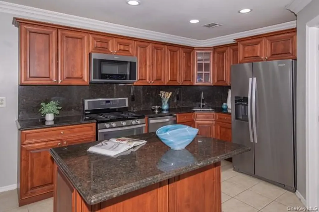 30 Neal Setauket NY 11733