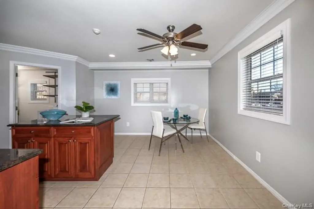 30 Neal Setauket NY 11733