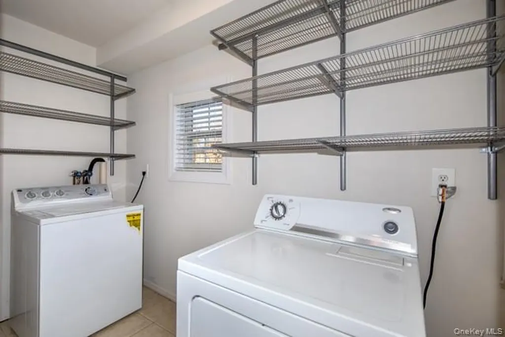 30 Neal Setauket NY 11733