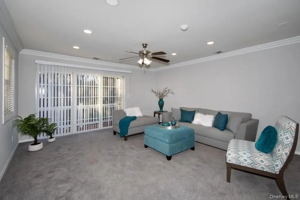 30 Neal Setauket NY 11733