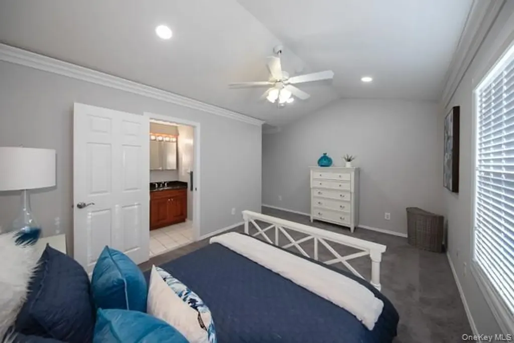 30 Neal Setauket NY 11733