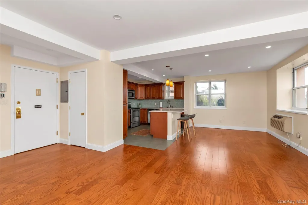 2 Richmond Road Long Beach NY 11561