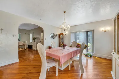 61 Continental Place Glen Cove NY 11542