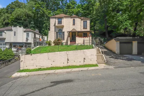 61 Continental Place Glen Cove NY 11542