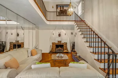 61 Continental Place Glen Cove NY 11542