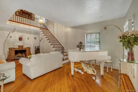 61 Continental Place Glen Cove NY 11542