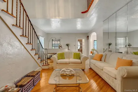 61 Continental Place Glen Cove NY 11542