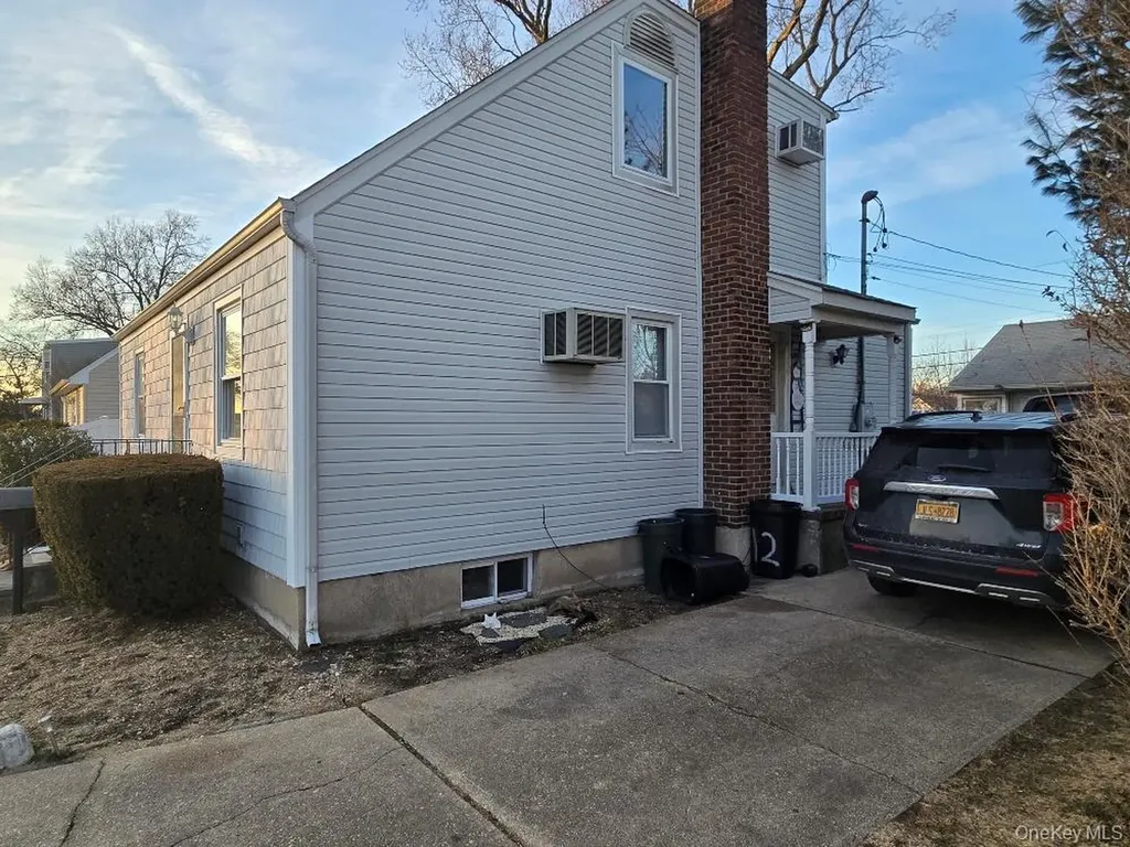 12 Carson Street Bethpage NY 11714