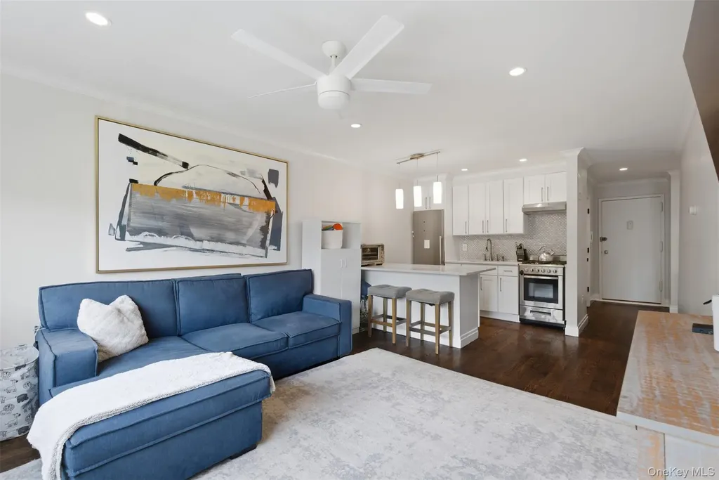 828 Pelhamdale Avenue New Rochelle NY 10801