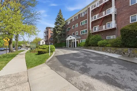 828 Pelhamdale Avenue New Rochelle NY 10801