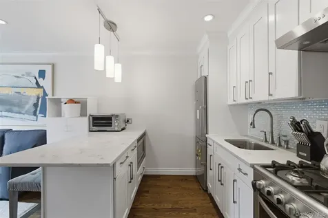 828 Pelhamdale Avenue New Rochelle NY 10801