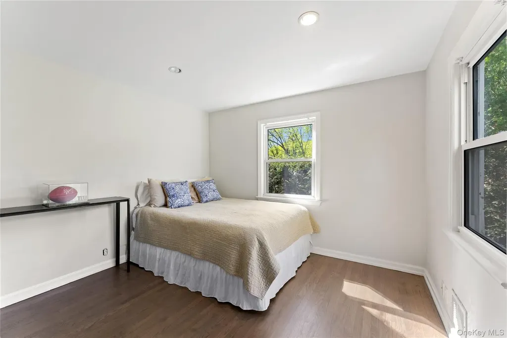 33 Byron Lane Larchmont NY 10538
