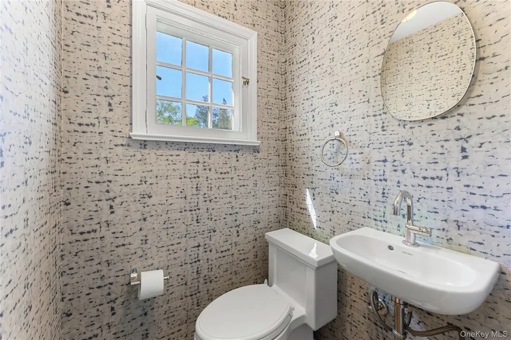 33 Byron Lane Larchmont NY 10538