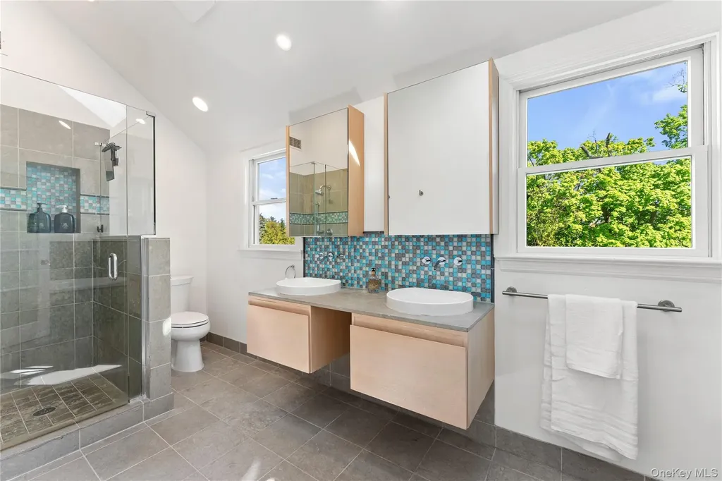 33 Byron Lane Larchmont NY 10538