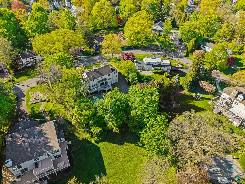 33 Byron Lane Larchmont NY 10538