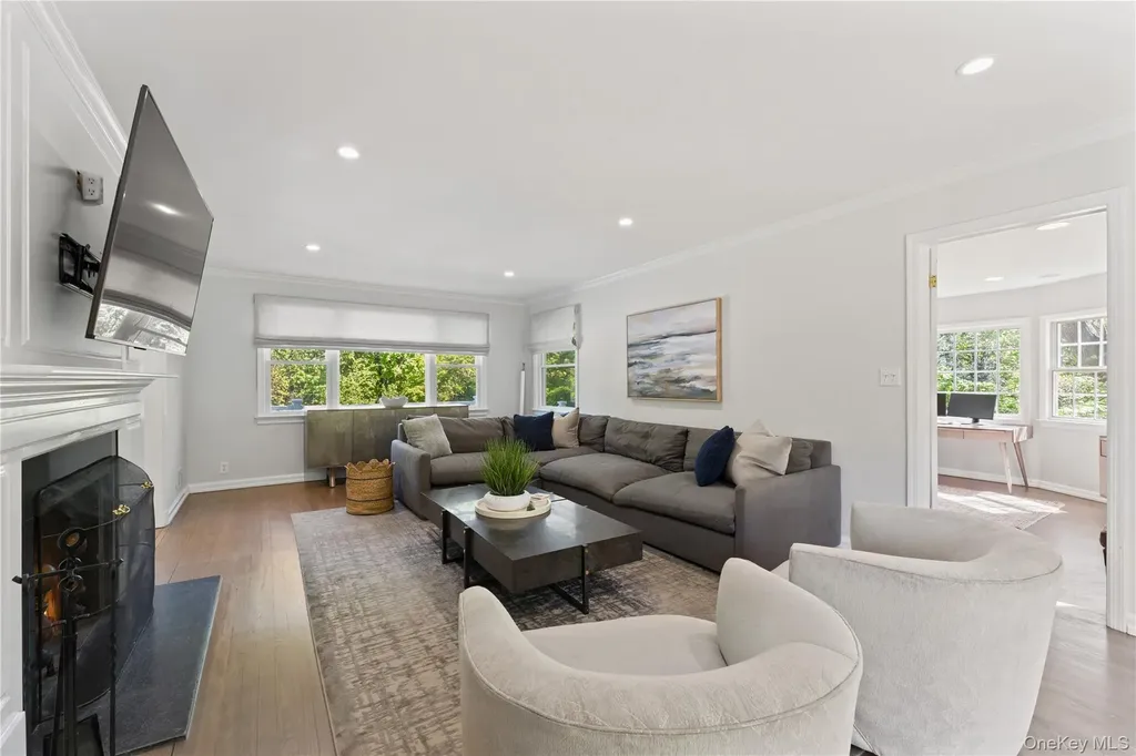33 Byron Lane Larchmont NY 10538