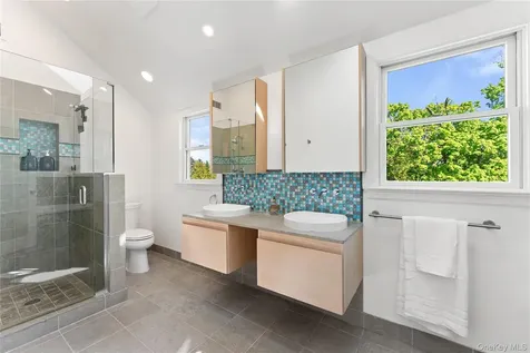 33 Byron Lane Larchmont NY 10538