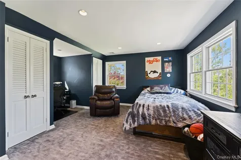 33 Byron Lane Larchmont NY 10538