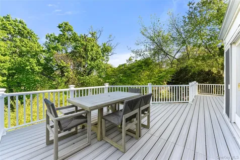 33 Byron Lane Larchmont NY 10538
