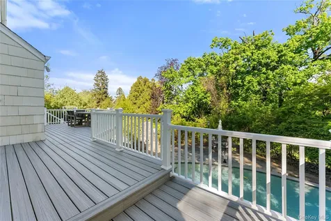 33 Byron Lane Larchmont NY 10538