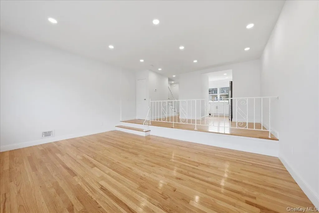 278 Balcom Avenue Bronx NY 10465