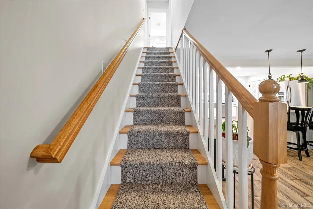 35 Martin Westbury NY 11590