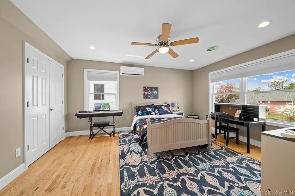 35 Martin Westbury NY 11590