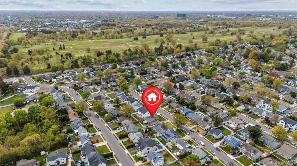 35 Martin Westbury NY 11590