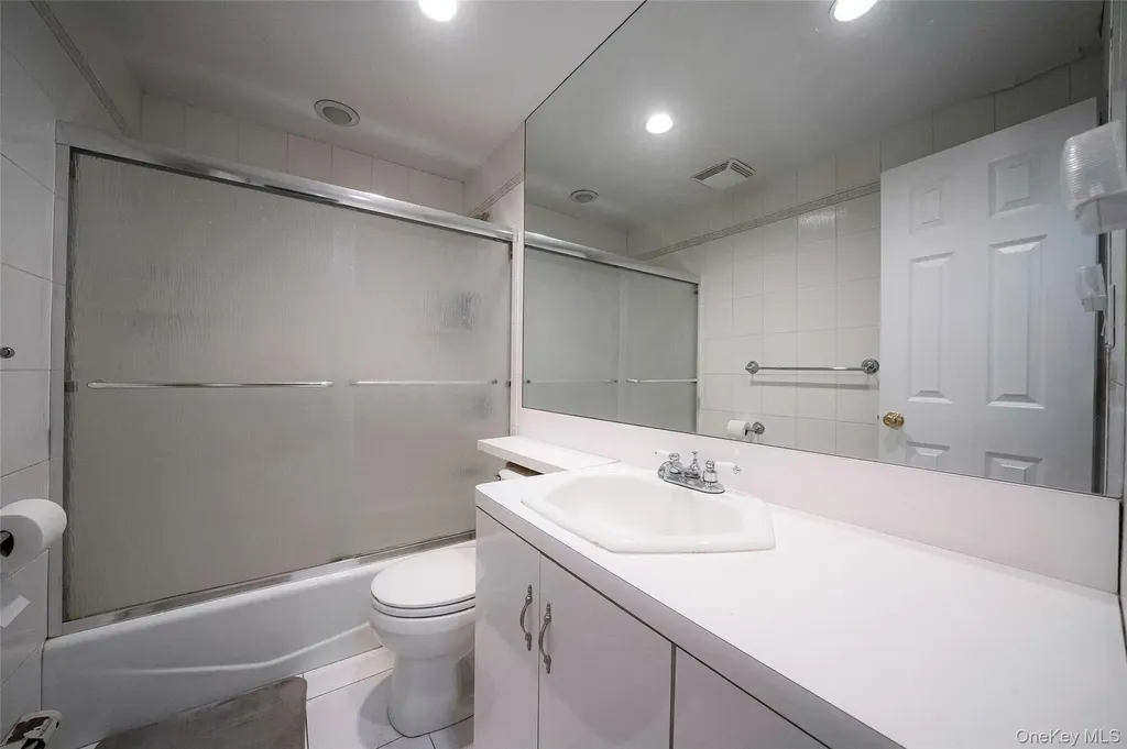 232 Waldorf Avenue Elmont NY 11003