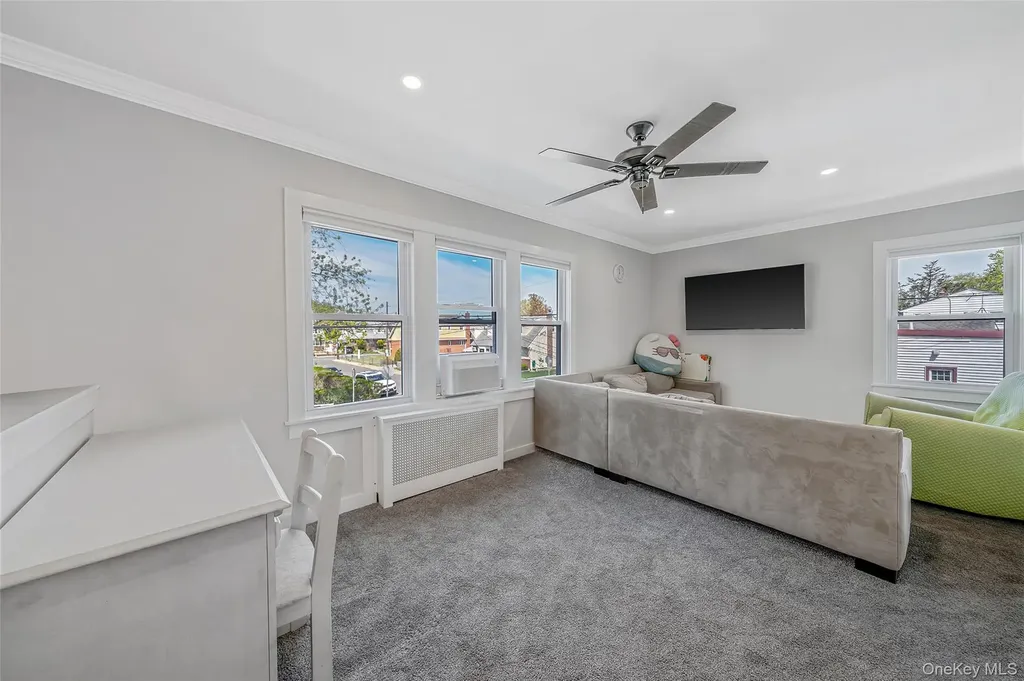 232 Waldorf Avenue Elmont NY 11003