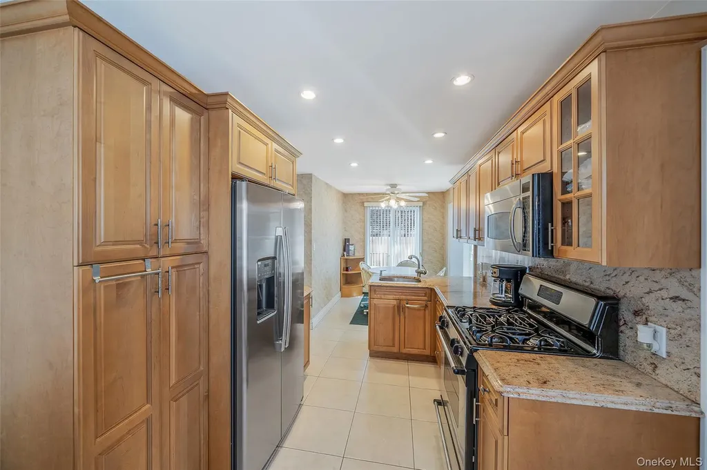232 Waldorf Avenue Elmont NY 11003