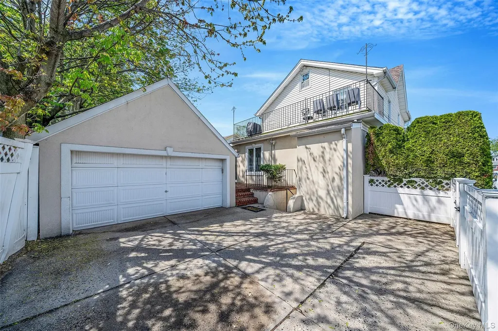 232 Waldorf Avenue Elmont NY 11003