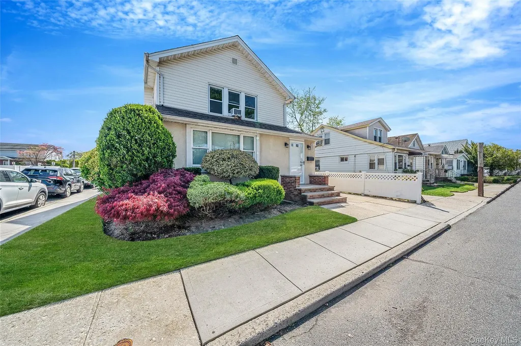 232 Waldorf Avenue Elmont NY 11003