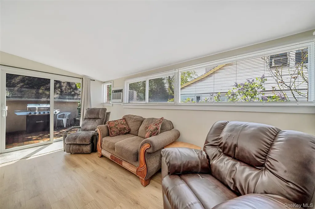 232 Waldorf Avenue Elmont NY 11003